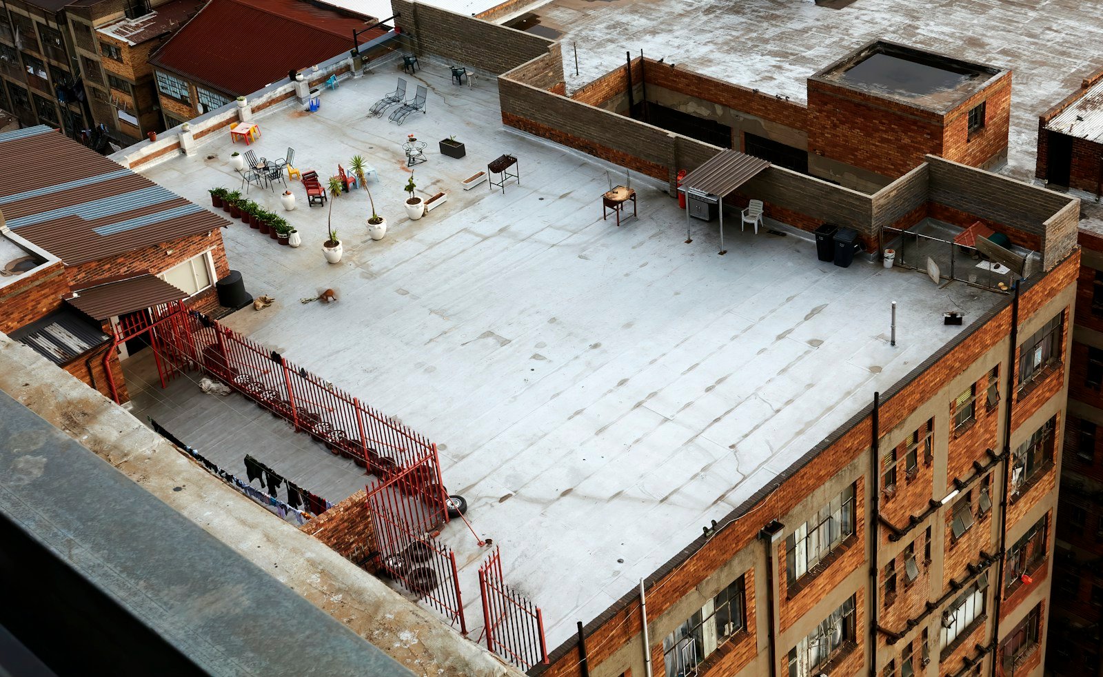 Évacuation d'eau pluviale sur une toiture-terrasse